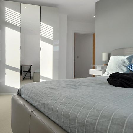 Modern And Spacious Penthouse Apartment In Putney With Free Parking Londyn Zewnętrze zdjęcie